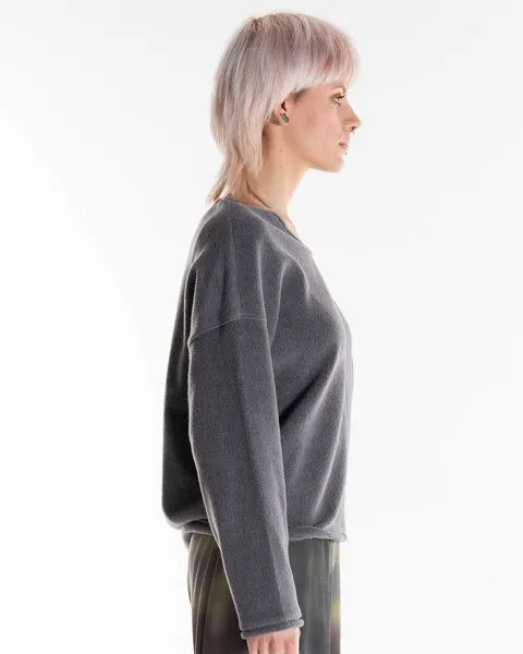 Alma & Lovis Alma & Lovis Kuscheliger Teddy-Sweater aus Organic Cotton | Teddy V-Neck, Graphit (dunkelgrau), – Produktbild 4 von 4