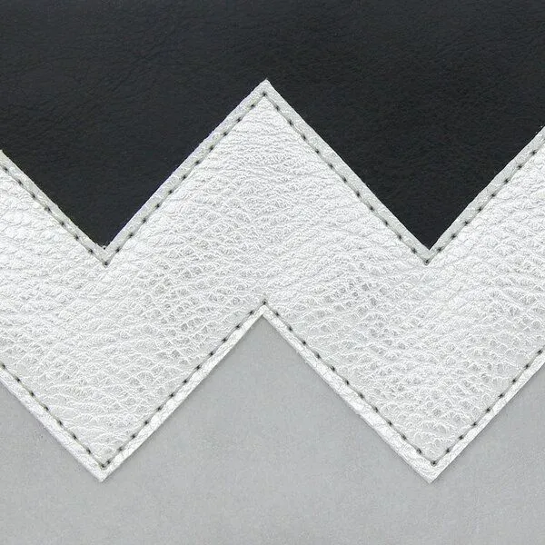 lille mus lille mus Zick-Zack-Clutch ZILIA mit Umhängekette, Schwarz/silber/hellgrau, – Produktbild 4 von 4