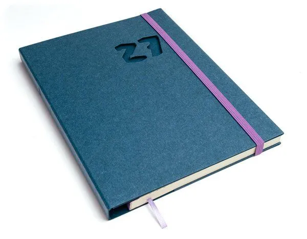 tyyp tyyp Terminplaner 2027 – Buchkalender A5+ mit Schweizer Broschur – Recyclingpapier – vegan & handgefertigt ✓ Mit Raum für Achtsamkeit, Blau, – Produktbild 1 von 3