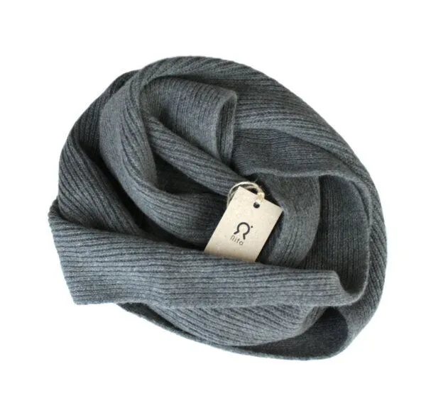Rifò - Circular Fashion Made in Italy Rifò - Circular Fashion Made in Italy Schal Federico aus recycelter Kaschmirwolle, Grau calce, – Produktbild 1 von 4
