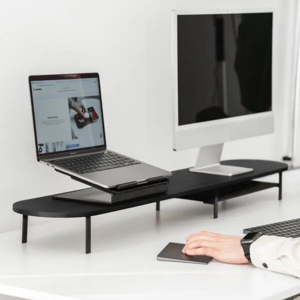 Woodcessories Woodcessories Monitorständer aus nachhaltigem Holz, Black oak, – Produktbild 2 von 5
