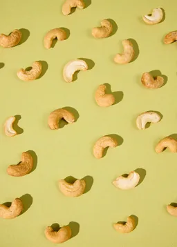KoRo Geröstete und gesalzene Cashewkerne 1 kg – Produktbild 1 von 1
