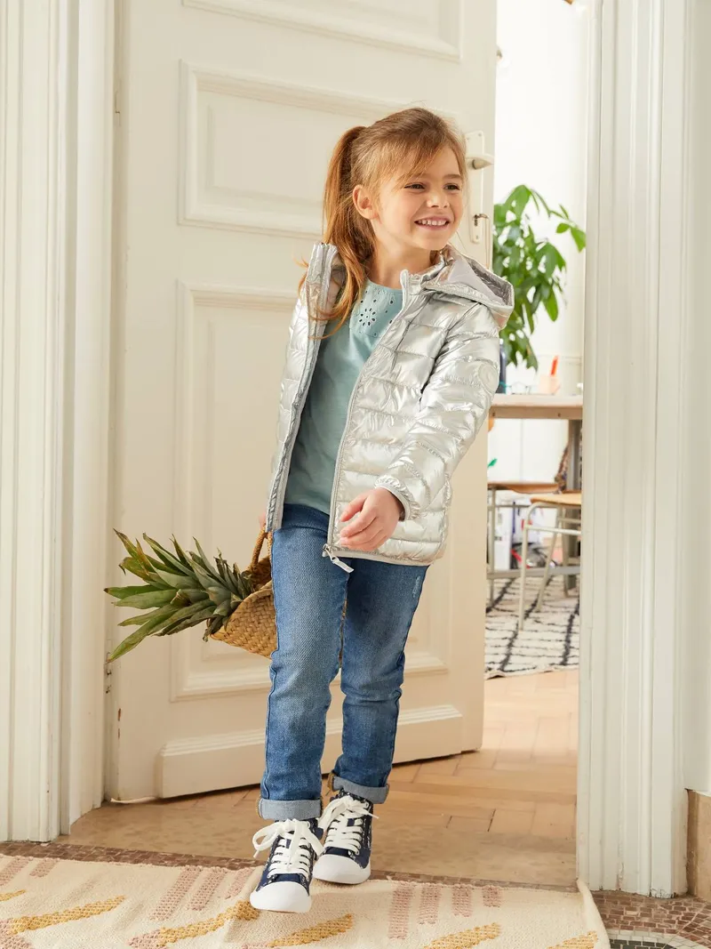 Vertbaudet Mädchen T-Shirt mit Volantärmeln und Lochstickerei, Hellgrün, – Produktbild 3 von 3