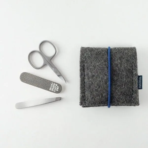 matilda k. manufaktur matilda k. manufaktur mini-maniküre-set 'ella' aus Wollfilz mit Rundgummi-Verschluß in vielen Farben, Dunkelgrau, – Produktbild 6 von 8