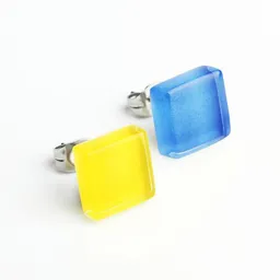 ALEXASCHA ALEXASCHA Support Ukraine Ohrstecker in Gelb Blau 50% Spendenaktion | PUREFORM – Produktbild 1 von 1