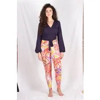 ManduTrap ManduTrap Nachhaltige Leggings Taminah – Bio-Baumwolle, Florales Muster & Bequeme Passform für Alltag und Sport – Produktbild 1 von 1
