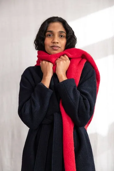 Jyoti - Fair Works Jyoti - Fair Works Baby-Alpaka Dreieckstuch Oyon, Koralle, – Produktbild 1 von 3