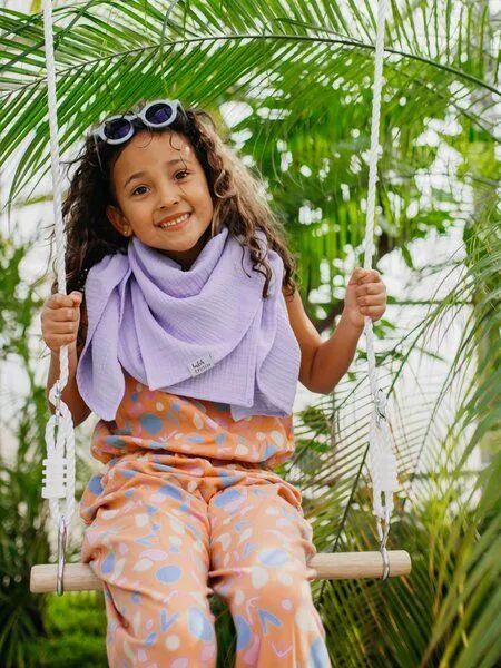 Hutch&Putch Hutch&Putch Musselin Halstuch - Schal - Dreieckstuch für Kinder (6-14 Jahre) aus 100% Bio-Baumwolle, Lavendel, – Produktbild 3 von 4
