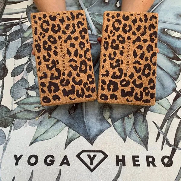 Yoga Hero Yoga Hero 2 Yogablöcke + Faszien Massage Ball, Leopard, – Produktbild 4 von 4