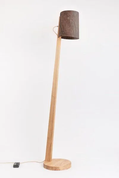 ALMUT von Wildheim ALMUT von Wildheim Dimmbare Stehleuchte aus Eiche Lampenschirm aus Naturmaterialien, Walnuss (braun), – Produktbild 1 von 4