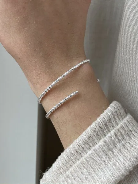 noemvri fashion label noemvri fashion label Armspange swirl, Silber, – Produktbild 3 von 4