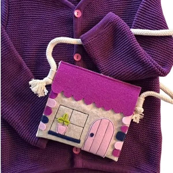Frida Frida Kindertasche Haus beige WOLLFILZ – Produktbild 2 von 3