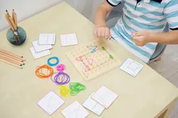 eichhorn eichhorn Lernspielzeug Montessori Geometriebrett – Produktbild 1 von 1