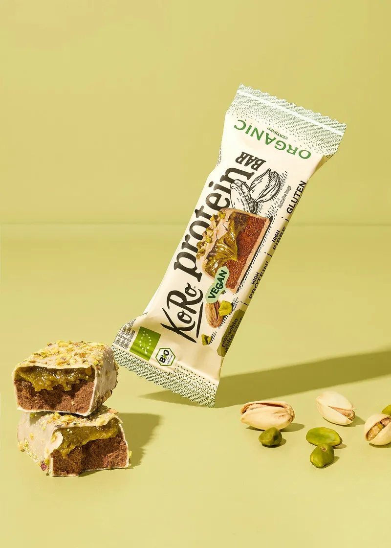KoRo Vegan Bio Protein Bar Pistachio White Choc | 45 g – Produktbild 1 von 5