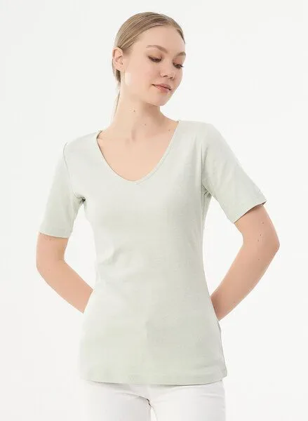 ORGANICATION ORGANICATION Geripptes T-Shirt aus Bio-Baumwolle mit V-Ausschnitt, Sage green, – Produktbild 1 von 4