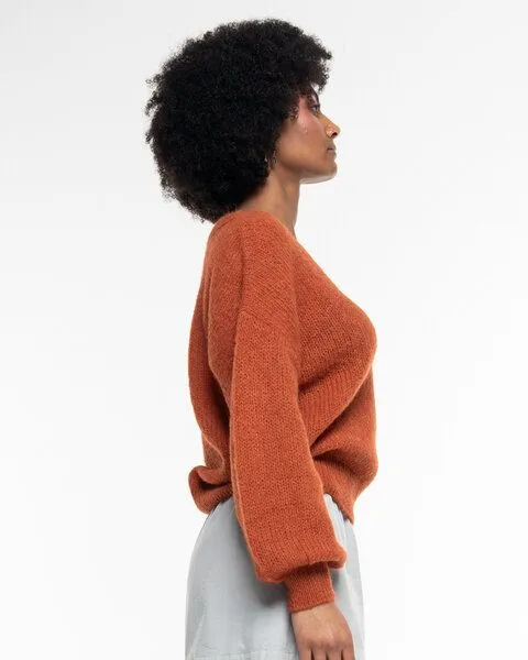 Alma & Lovis Alma & Lovis Leichter Pullover im Loose-Fit aus zartem Alpakastrick | Light V-Neck, Orange, – Produktbild 3 von 3