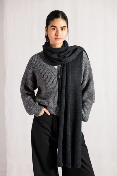 Jyoti - Fair Works Jyoti - Fair Works Baby-Alpaka Schal Paracas, Schwarz, – Produktbild 3 von 4