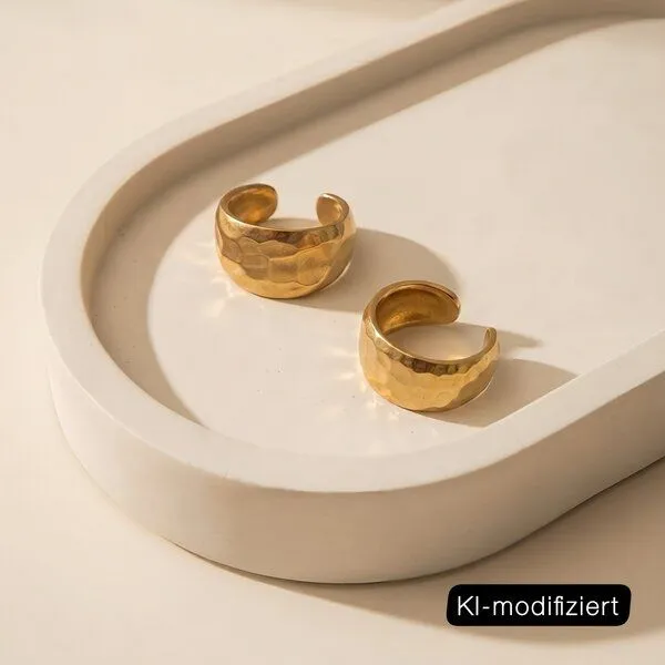ELEKTROPULLI ELEKTROPULLI Größenverstellbarer Hammered Ring, Gold, – Produktbild 2 von 3