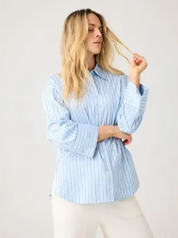 KnowledgeCotton Apparel KnowledgeCotton Apparel Lockere Bluse DEW mit Pinstripes aus Bio-Baumwolle – Produktbild 1 von 1
