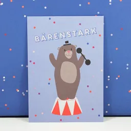 Bow & Hummingbird Bow & Hummingbird Postkarte Bärenstark – Produktbild 1 von 1