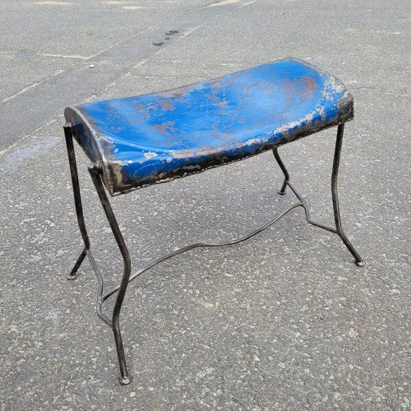 Moogoo Creative Africa Moogoo Creative Africa Hocker aus alten Ölfässern und Tanks, Blau, – Produktbild 1 von 2