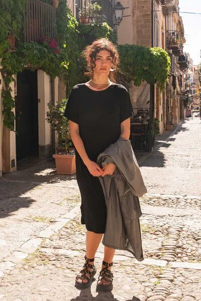 WiDDA berlin WiDDA berlin rückenfreies Jerseykleid FARLO aus ECOVERO® Jersey, Schwarz, – Produktbild 2 von 3