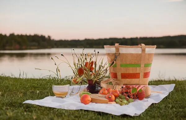 Kork-Deko Kork-Deko Kork-Handtasche (großer Shopper) in beige-grün-rot – Produktbild 4 von 6
