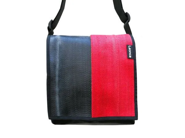 Leonca Leonca Taschen aus Feuerwehrschlauch in 3 Farben/ 5 Größen, Rot, – Produktbild 2 von 5