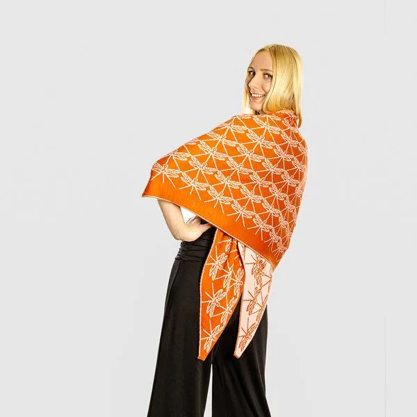 LANARTO slow fashion LANARTO slow fashion Schultertuch Libelle aus mulesingfreier Merinowolle made in germany, Orange, – Produktbild 4 von 4