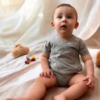 OrganicEra Baby S/S Kimono Body 'OrganicEra' aus Bio-Baumwolle, Grey melange (grau), – Produktbild 1 von 1