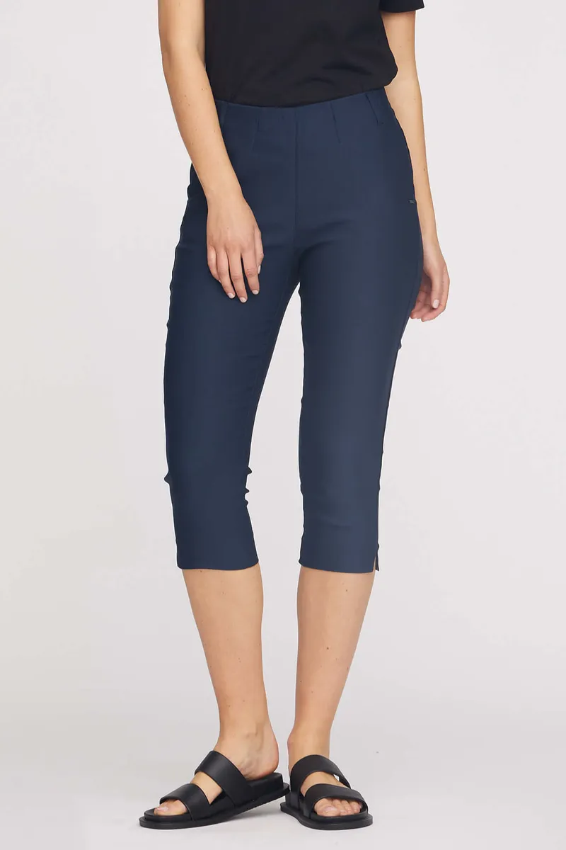 LAURIE LAURIE Damen vegan Hose Elizabeth Slim Capri Ml Navy, Extra dunkelblau, – Produktbild 2 von 2