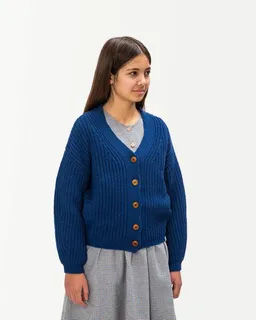 MATONA Matona Klassischer Cardigan mit V-Ausschnitt für Kinder / V-Neck Cardigan – Produktbild 1 von 1
