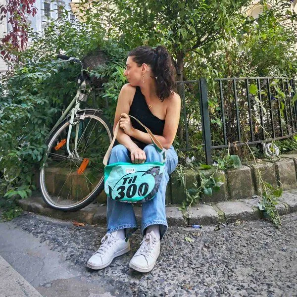 REFISHED fair fashion REFISHED fair fashion BUM BAG XL spezieller Gurt | Upcycelte Bauchtasche, #fish grün-til, – Produktbild 2 von 4
