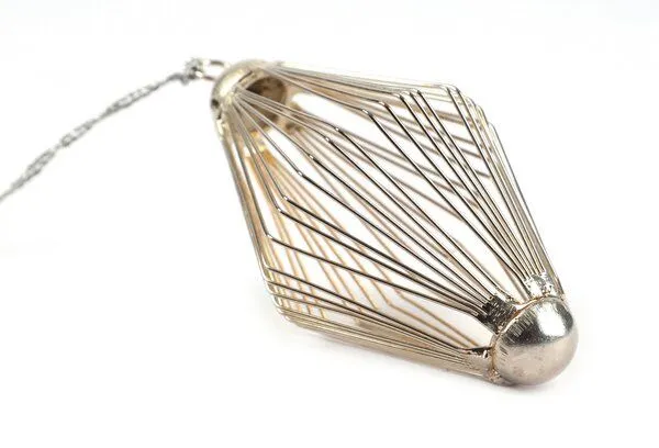 El Puente El Puente Deko-Anhänger "Zapfen" | Fair Trade & Handmade aus Indien, Silber, – Produktbild 1 von 2