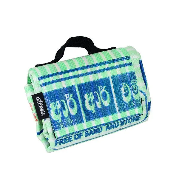 GOOPSI GOOPSI Faltbare Outdoordecke aus Reissack – Kinderdecke, Picknickdecke, Hundedecke - Fairtrade, Grün, – Produktbild 1 von 4