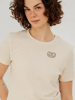 Kultgut Kultgut Artdesign - Biofair- Flauschiges Femin Shirt /Brezel – Produktbild 1 von 1
