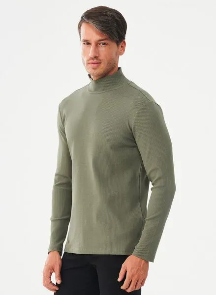 ORGANICATION ORGANICATION Geripptes Langarmshirt aus Bio-Baumwolle mit Rollkragen, Khaki, – Produktbild 3 von 4