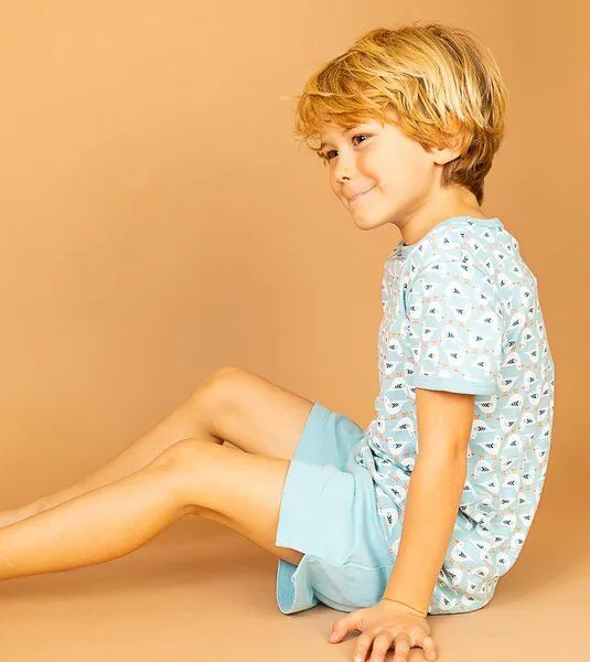 Sense Organics & friends in cooperation with GARY MASH Sense Organics & friends in cooperation with GARY MASH Kurzer Kinder Schlafanzug mit Möwen, Blau, – Produktbild 2 von 4