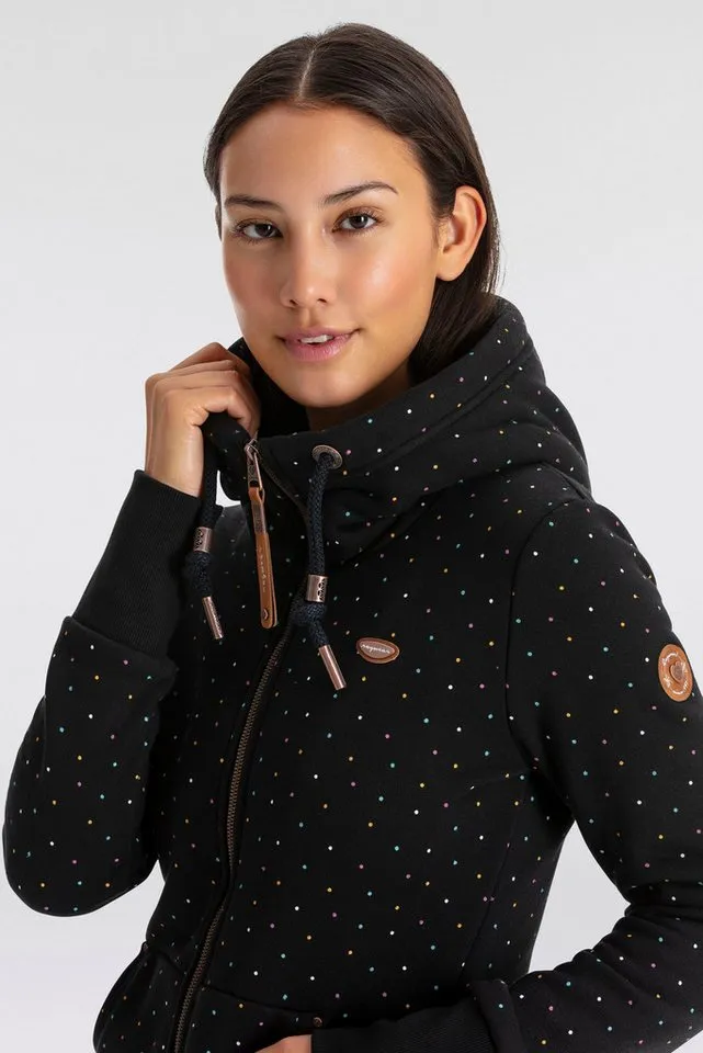 ragwear ragwear Kapuzensweatjacke figurbetont mit gepunktetem Allover-Print und großer Kapuze, Schwarz, – Produktbild 2 von 4