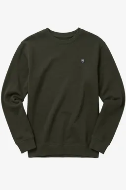KnowledgeCotton Apparel KnowledgeCotton Apparel Herren vegan Sweatshirt Mit Aufnäher Rundhalsausschnitt, „forest“, Nachtgrün – Produktbild 1 von 1