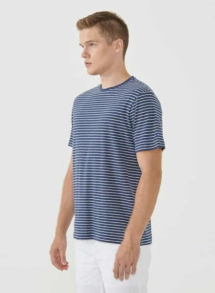 ORGANICATION ORGANICATION Gestreiftes T-Shirt aus Bio-Baumwolle und Leinen, Navy/off white, – Produktbild 3 von 4