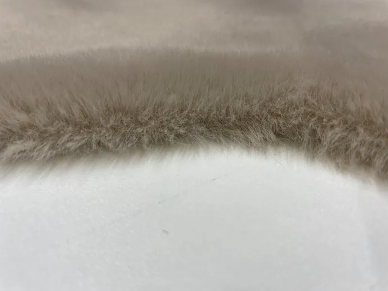 ASTRA Fellteppich Elda, Kunstfell, rechteckig, Höhe: 13 mm, Dekofell, kuschelweich, Wohnzimmer, Kinderzimmer, Kaninchenhaptik, Beige, – Produktbild 4 von 5