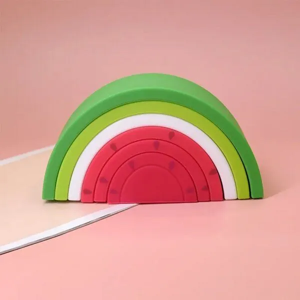 PETIKIDS PETIKIDS Montessori-Lernspielzeug – Stapelbare Wassermelone aus Silikon – Produktbild 1 von 4