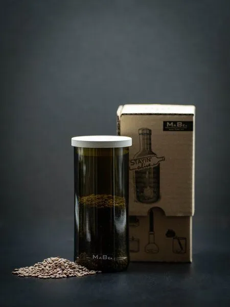 MaBe MaBe Vorratsglas 500ml - hoch & schmal - Upcycling meets Beton, Oliv, – Produktbild 3 von 4