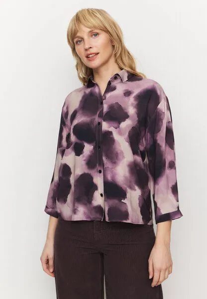 recolution Damen Bluse aus LENZING ECOVERO Viskose - CYPRESS WATERDROP - recolution, Dark grape (lila), – Produktbild 4 von 4