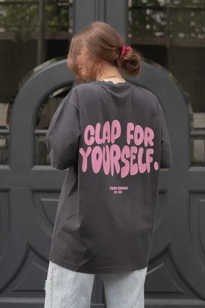 LITSCHI DESIGNS LITSCHI DESIGNS RELAXED 'CLAP FOR YOURSELF' SHIRT, Schwarz, – Produktbild 3 von 3
