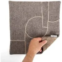 nahtur design nahtur-design Dekokissen "zero-waste" aus kuscheliger Schurwolle | Unikate, Claus, – Produktbild 1 von 2