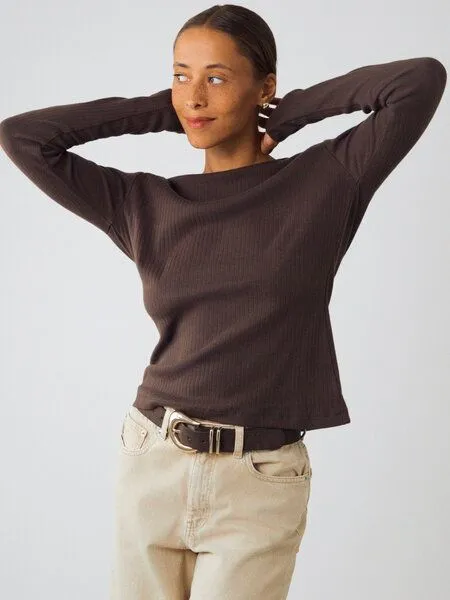 Honest Basics Honest Basics Damen Geripptes Langarmshirt aus Bio- und recycelter Baumwolle, Schoko, – Produktbild 1 von 4