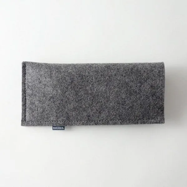 matilda k. manufaktur matilda k. manufaktur Brillenetui aus Wollfilz zum Einstecken in verschiedenen Farben 'justus', Dunkelgrau, – Produktbild 2 von 4