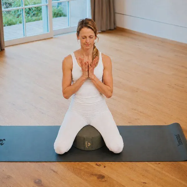 Yosana Yosana Yogakissen rund, Meditationskissen 30x15cm, Olivgrün, – Produktbild 4 von 8